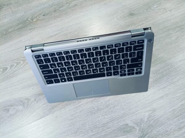 Dell latitude 7400  2 in 1 - Image 2
