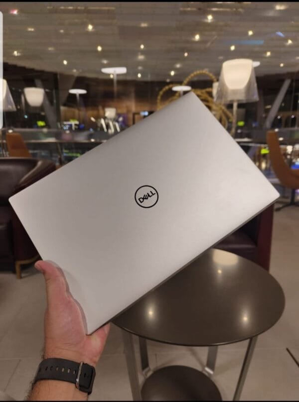 Dell XPS 9520 - Image 3