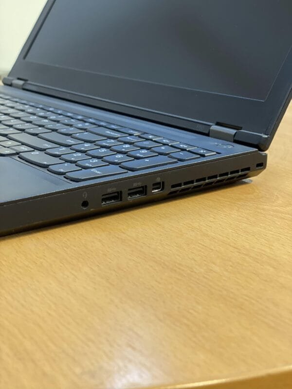 Lenovo ThinkPad P50 - Image 4