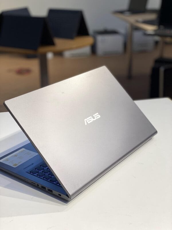 Asus VivoBook - Image 5