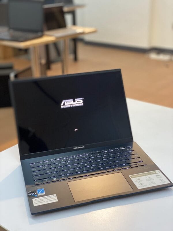 Asus ZenBook 14 OLED - Image 3