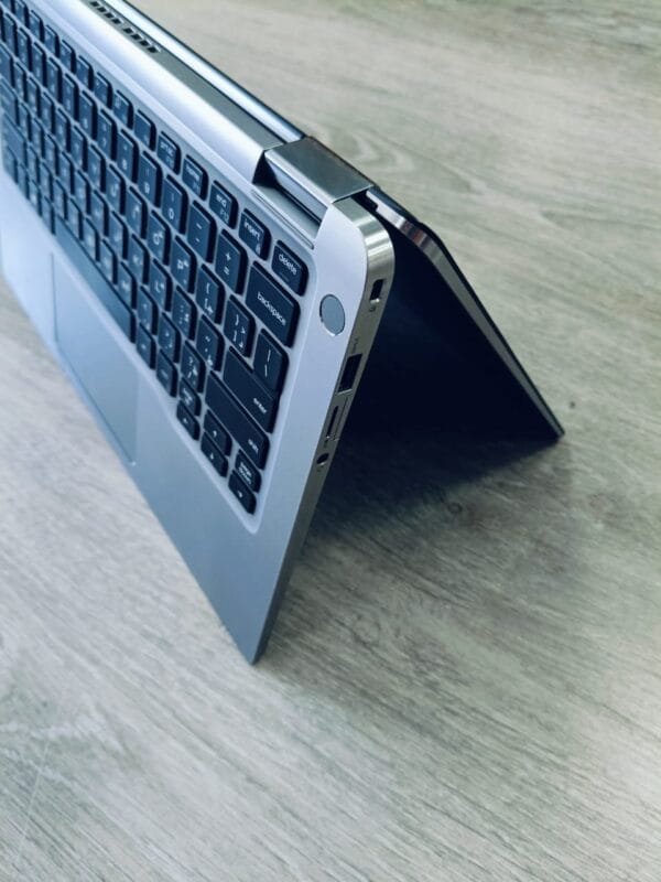 Dell latitude 7400  2 in 1 - Image 5