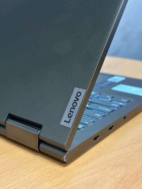 Lenovo Yoga 7i 2 in 1 - Image 5
