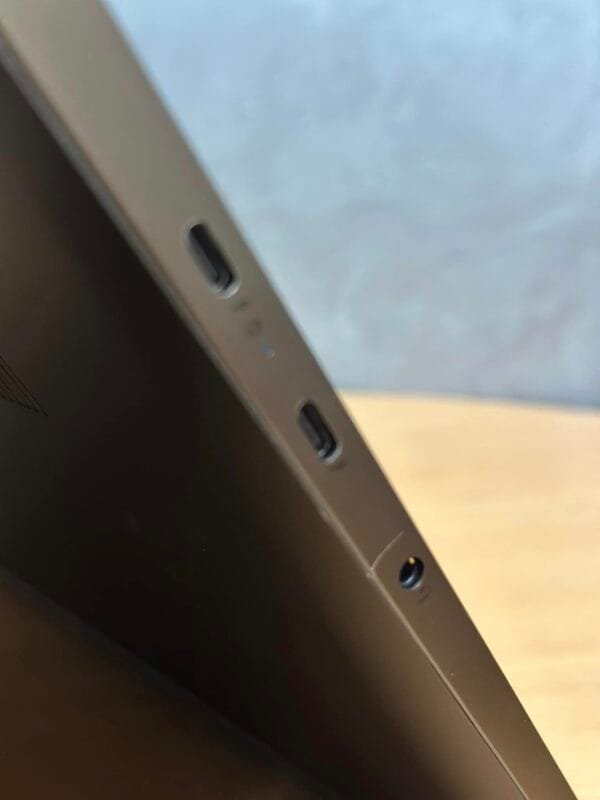 Lenovo Yoga 7i 2 in 1 - Image 4