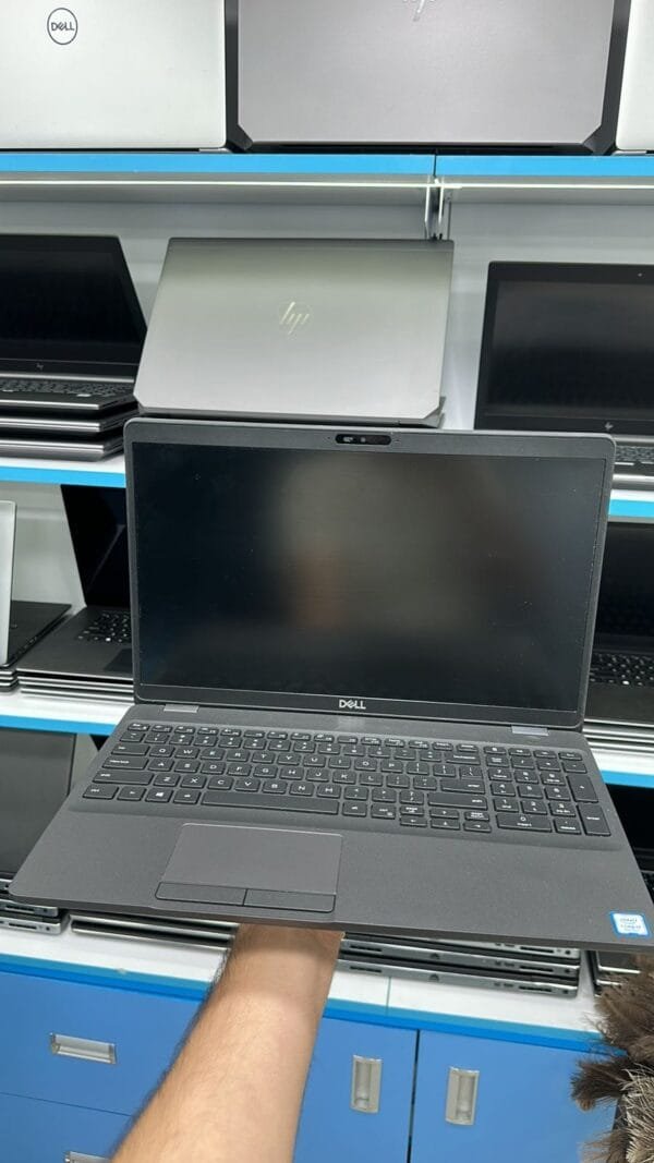 Dell Precision 3541-I7-9th