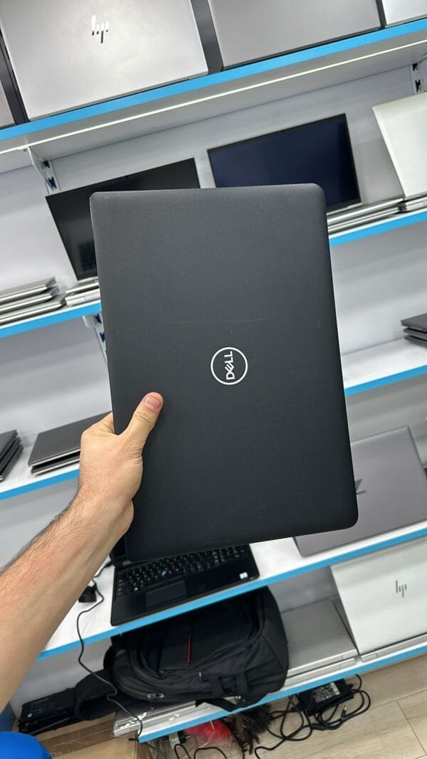 Dell Latitude 3500 - Image 2