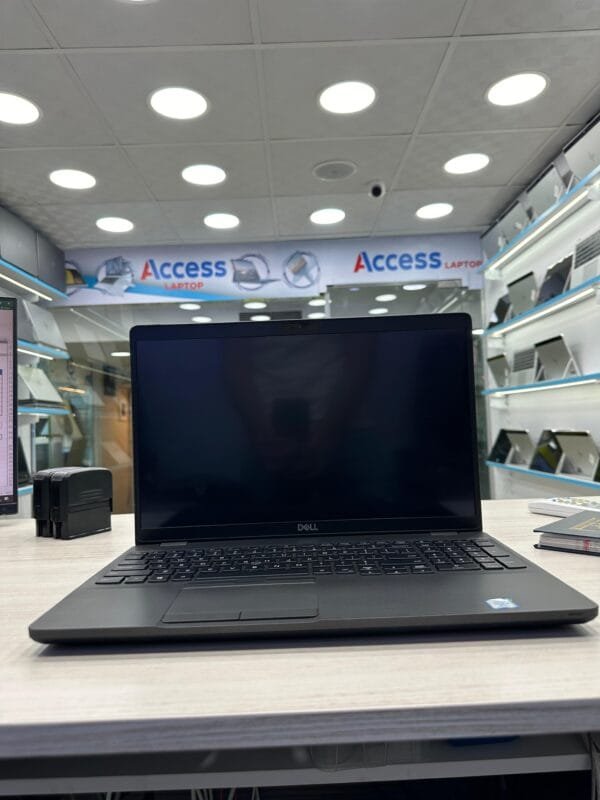 Dell Precision 3541-I7-9th - Image 5