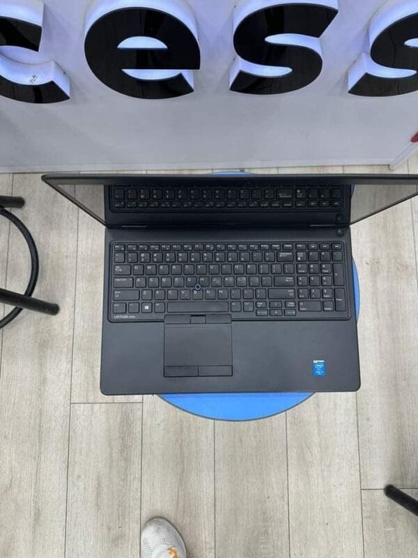 Dell Latitude 5550