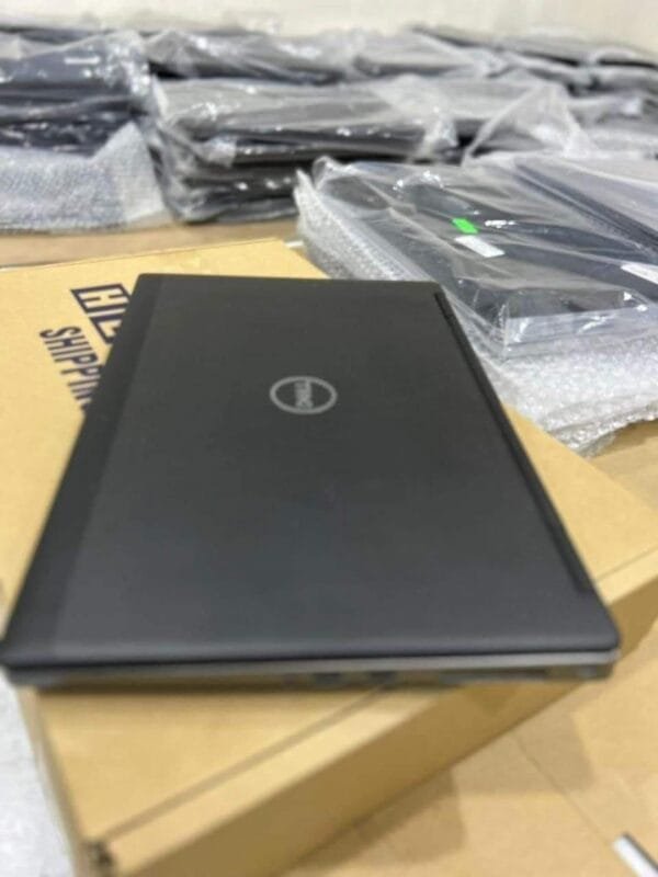 Dell Precision 7520 I7-6th - Image 2