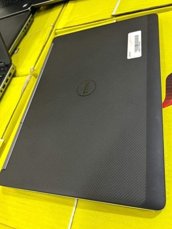 Dell Precision 7520 I7-6th - Image 3