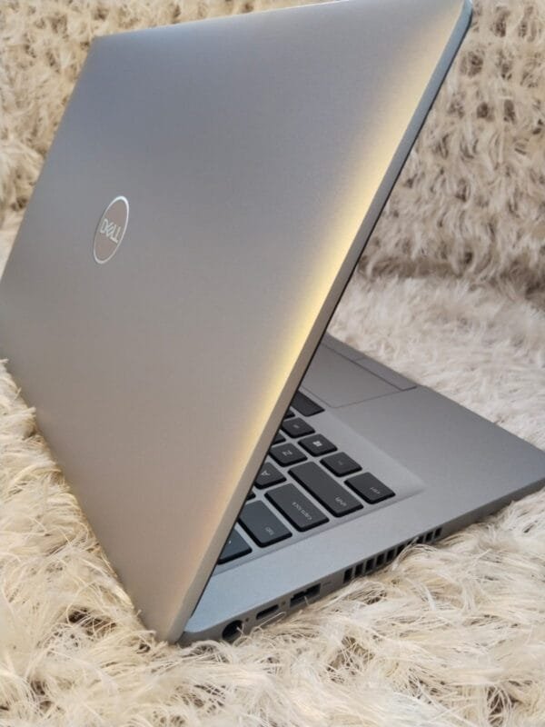 DELL Latitude 5410 - Image 3