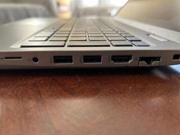 Dell Latitude 5521 - Image 2