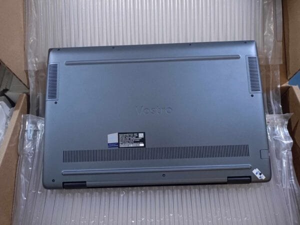 Dell Vostro 5590 - Image 3
