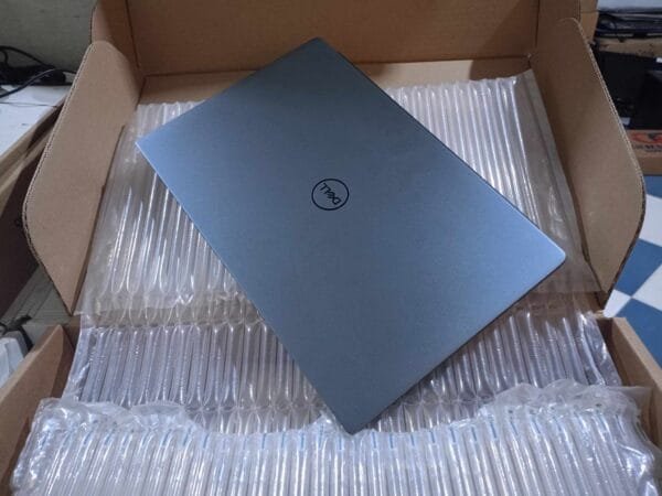 Dell Vostro 5590 - Image 5