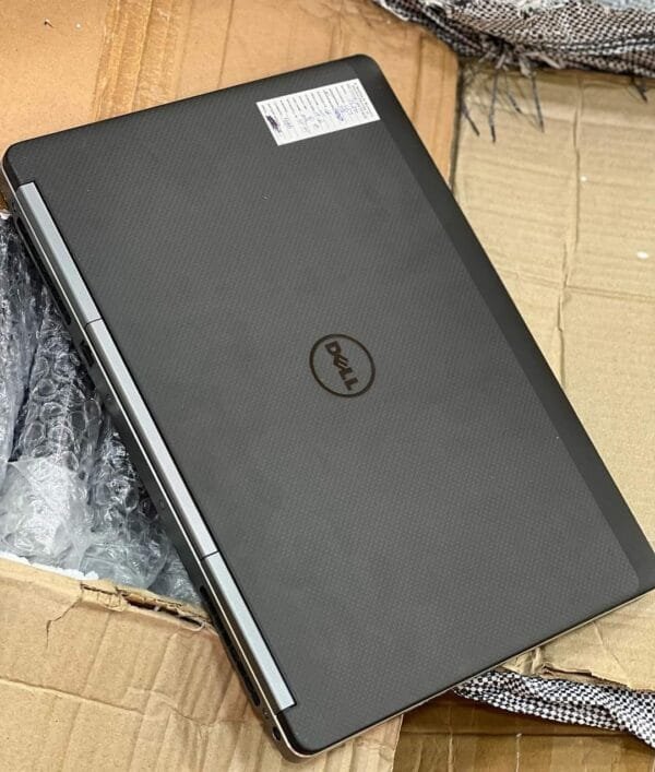 Dell precision 7520-I7-6th - Image 2