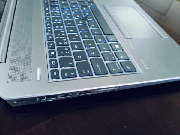 HP ZBOOK G5 Mobile Workstation - Image 4