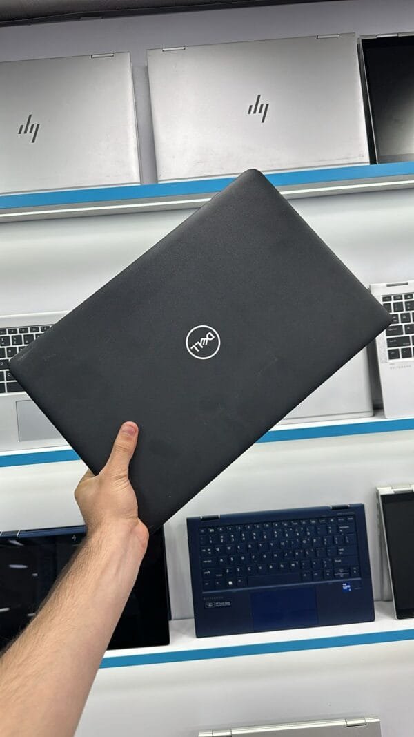 Dell Latitude 3500 - Image 3