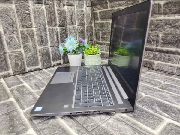 HP Zbook 15 U G6 - Image 4
