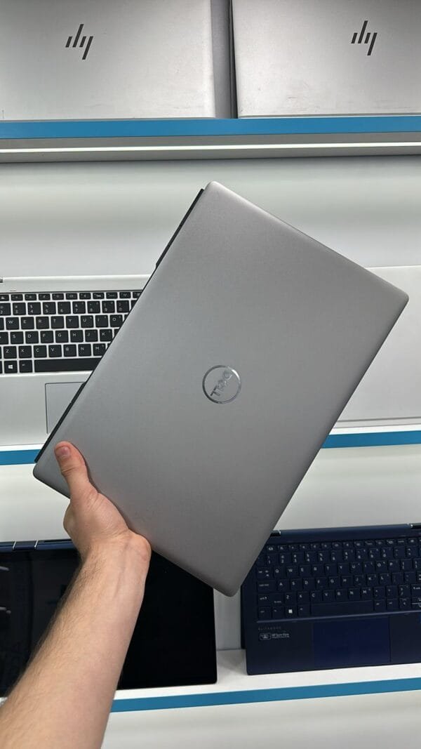 Dell Precision 7560-I7-11th - Image 2