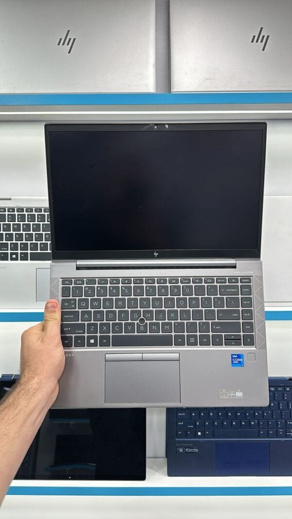 Hp Zbook Firefly 14 G8- i7 11th