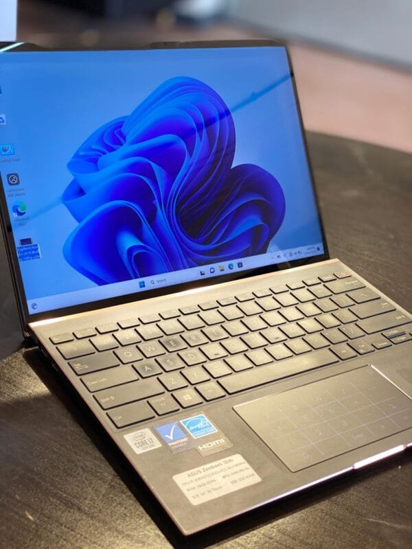 Asus ZenBook - Image 2