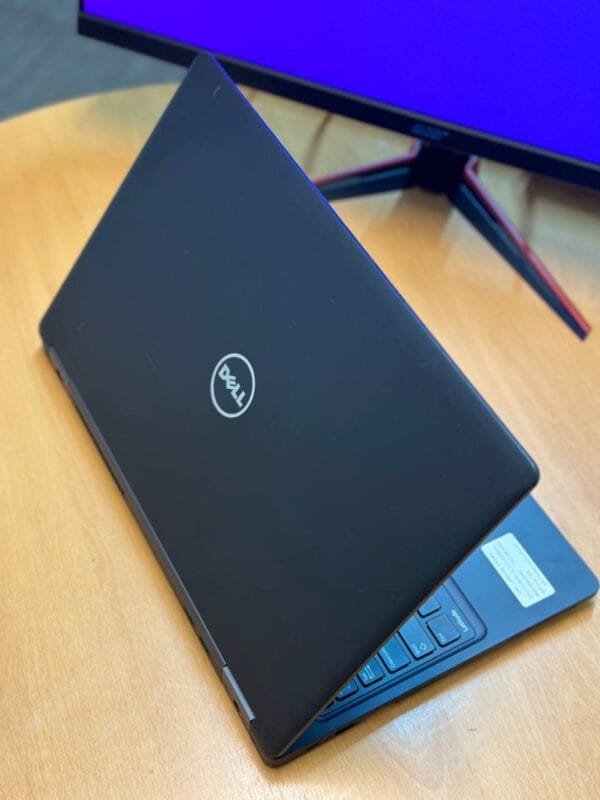 Dell Latitude 5580 - Image 2
