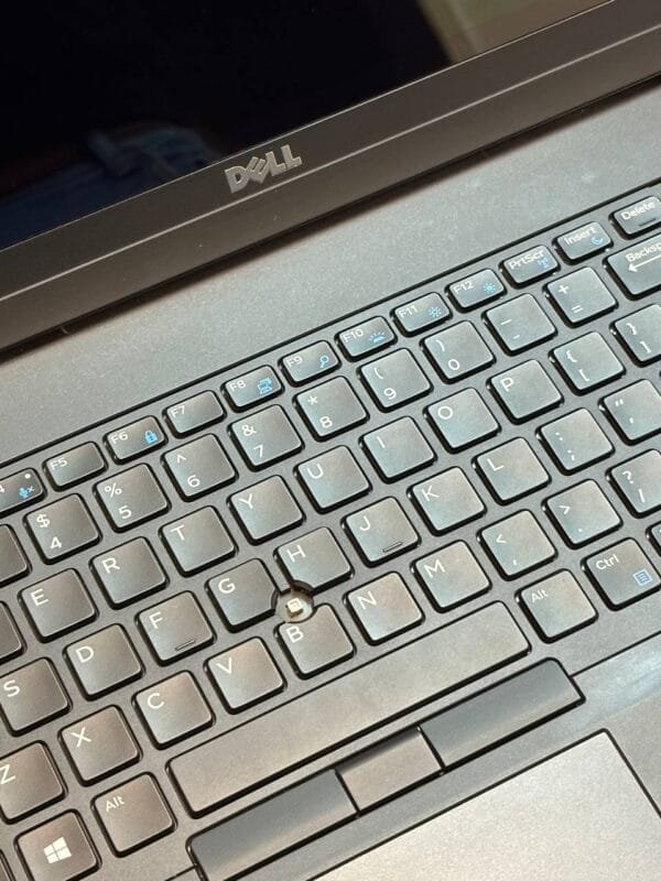 Dell Latitude 5580 - Image 7