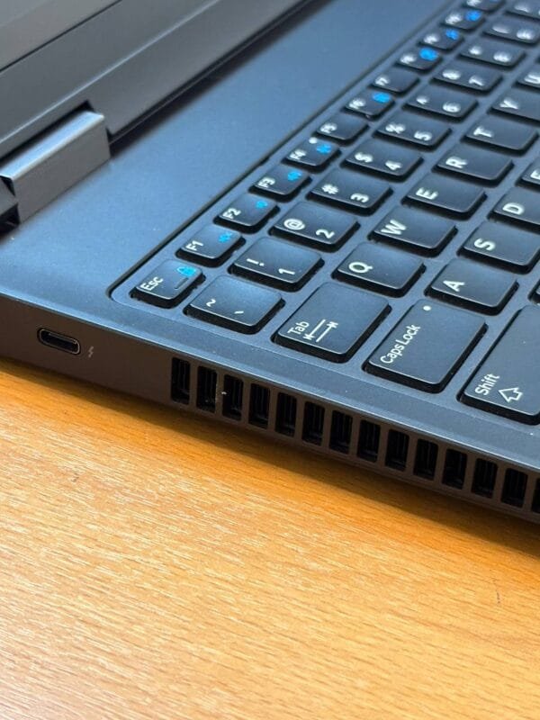 Dell Latitude 5580 - Image 8